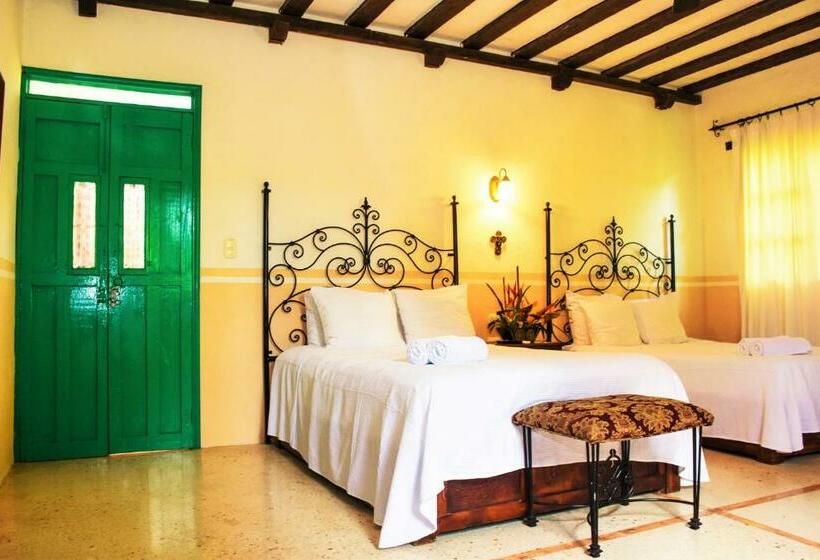 4인용 스탠다드 룸, Casa Tia Micha