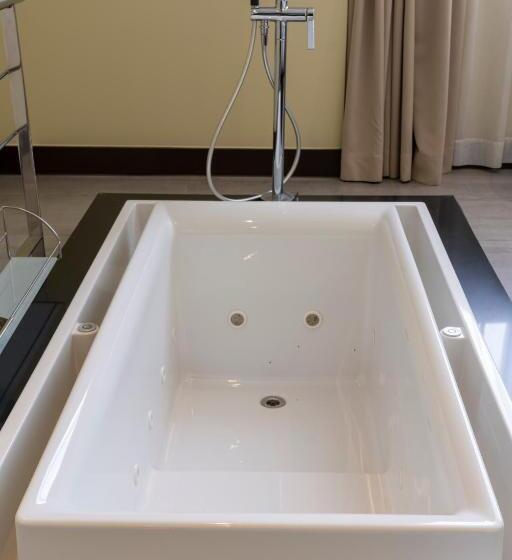 חדר סטנדרט עם ג'קוזי, Alda Route 42