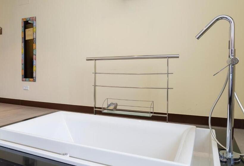 חדר סטנדרט עם ג'קוזי, Alda Route 42