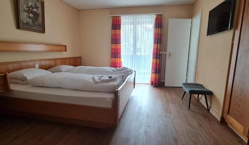 اتاق استاندارد, Falknerei Galina