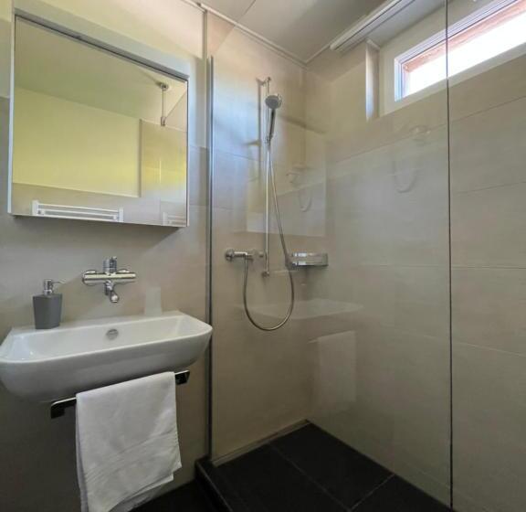 اتاق استاندارد, Falknerei Galina