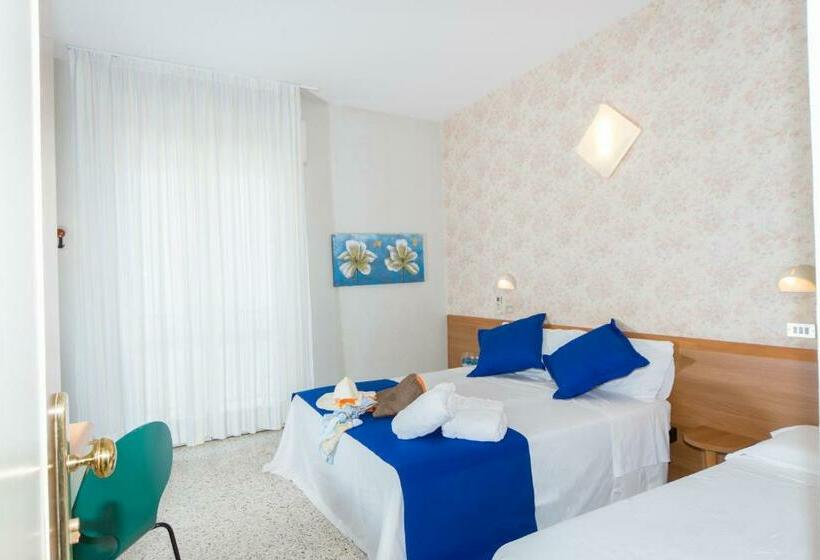 スタンダードトリプルルーム, Gaudia