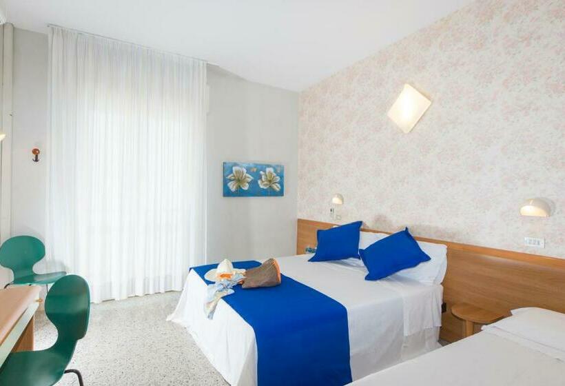 スタンダードトリプルルーム, Gaudia