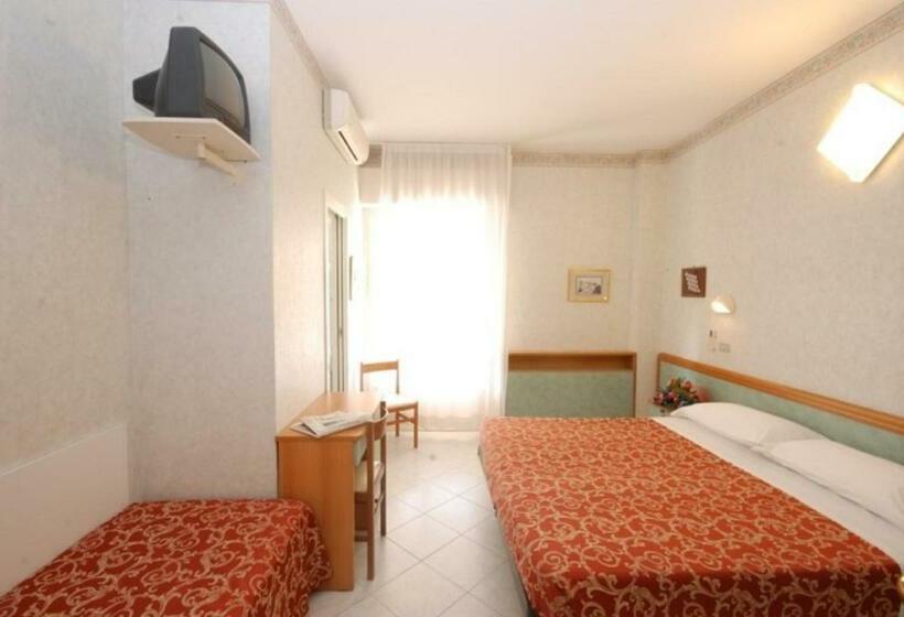 スタンダード4人部屋, Gaudia