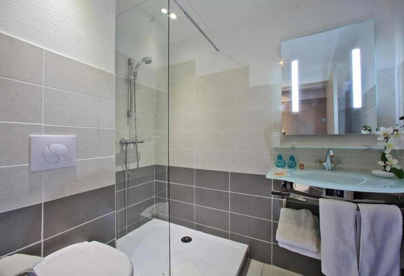 スタンダードトリプルルーム, Hôtel O'nice Saintes