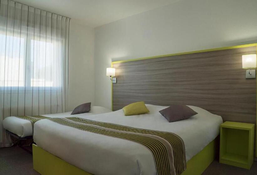 Номер Стандарт Трехместный, Hôtel O'nice Saintes