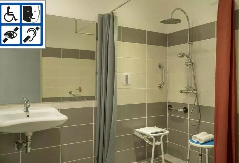 身障者適用スタンダードルーム, Hôtel O'nice Saintes