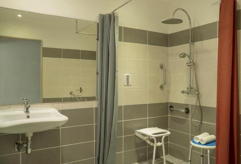 Номер Стандарт Адаптированный для Инвалидов, Hôtel O'nice Saintes