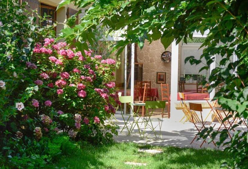 Номер Стандарт, Logis Hôtel Restaurant Le Vieux Fusil