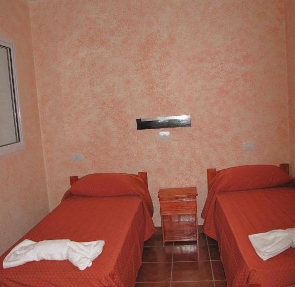 اتاق استاندارد سه نفره, Los Cedros