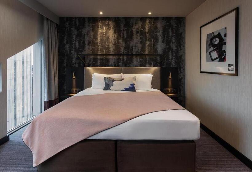 غرفة سوبيريور سرير كينج, Montcalm East, Autograph Collection