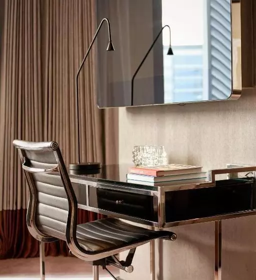 キングサイズベッドのジュニアスイート, Montcalm East, Autograph Collection