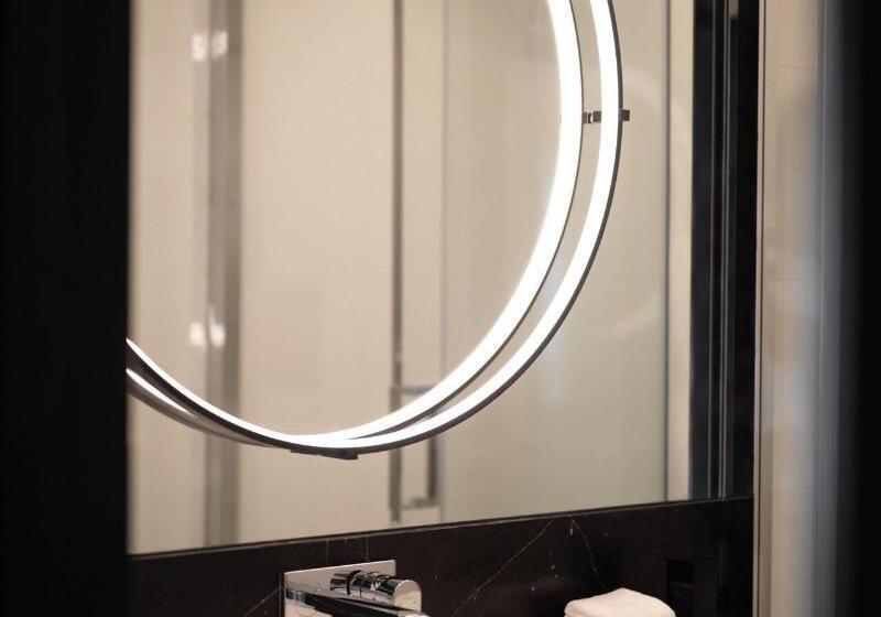 غرفة سوبيريور, Montcalm East, Autograph Collection