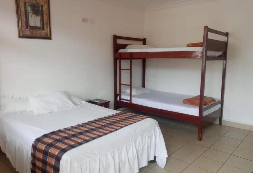 اتاق استاندارد چهارنفره با بالکن, Mybeststay Piedra Del Mar