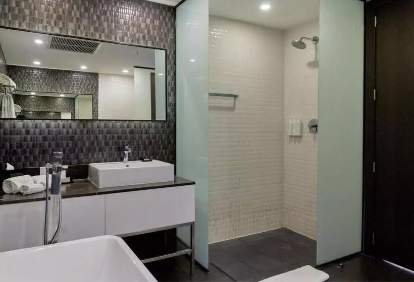 2 Bedroom Suite City View