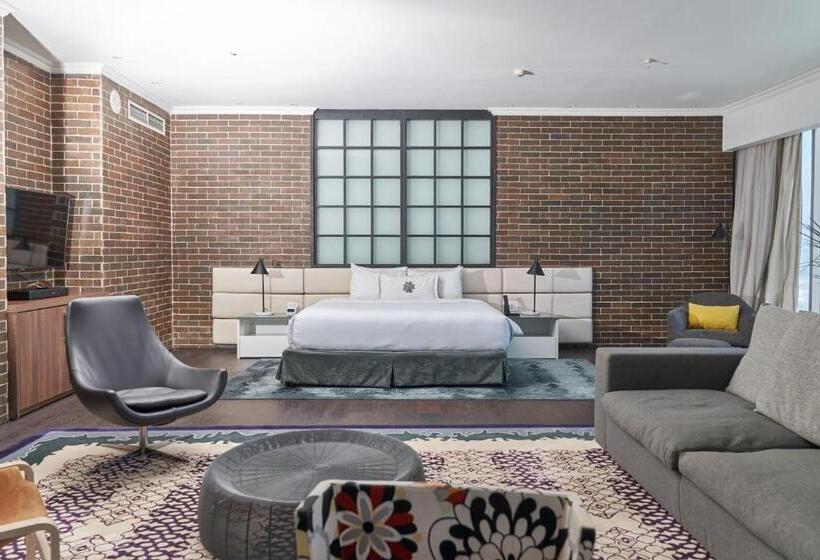 带城市景观的标准工作室, Sortis Hotel, Spa & Casino, Autograph Collection