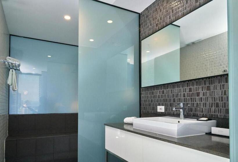 도시전망 디럭스룸 킹침대, Sortis Hotel, Spa & Casino, Autograph Collection