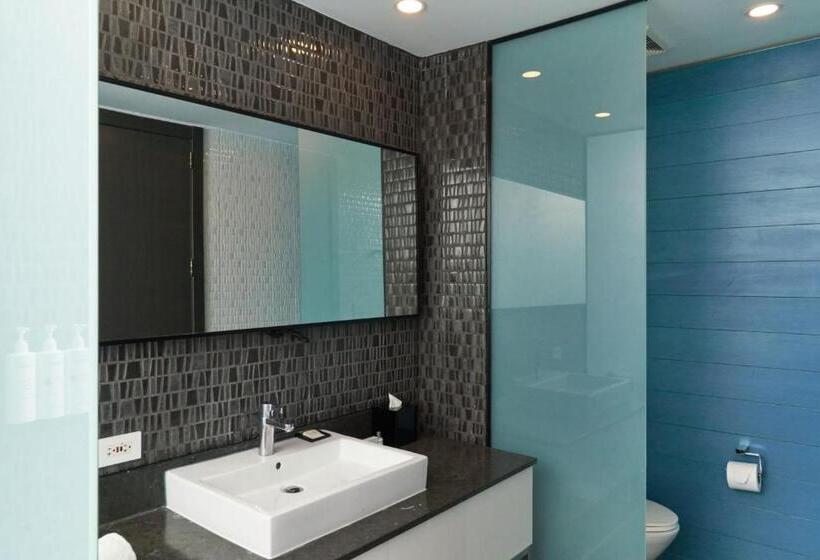 도시전망 디럭스룸 킹침대, Sortis Hotel, Spa & Casino, Autograph Collection