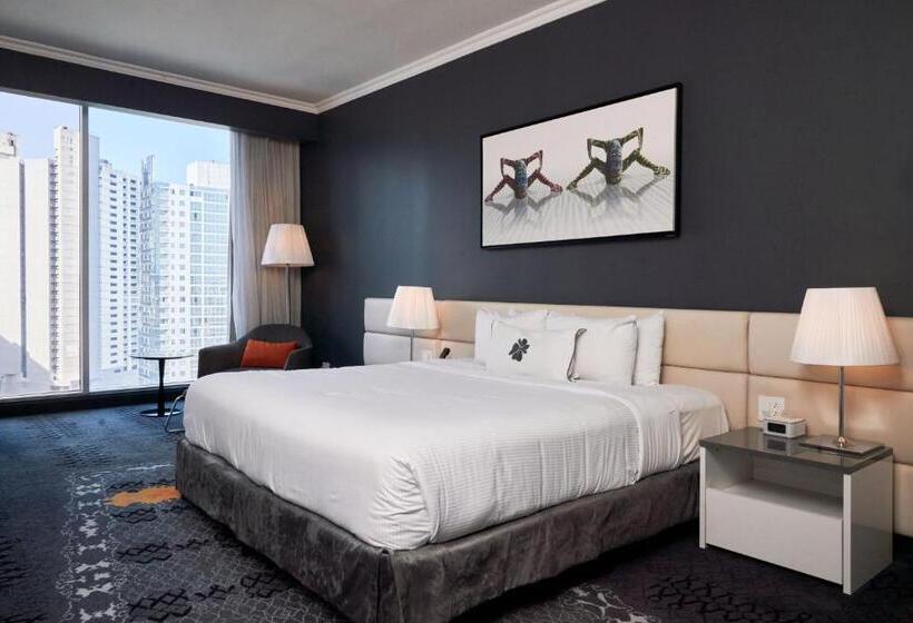 도시전망 디럭스룸 킹침대, Sortis Hotel, Spa & Casino, Autograph Collection