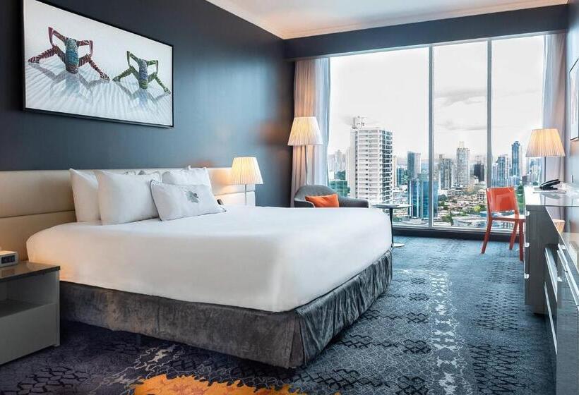 도시전망 디럭스룸 킹침대, Sortis Hotel, Spa & Casino, Autograph Collection