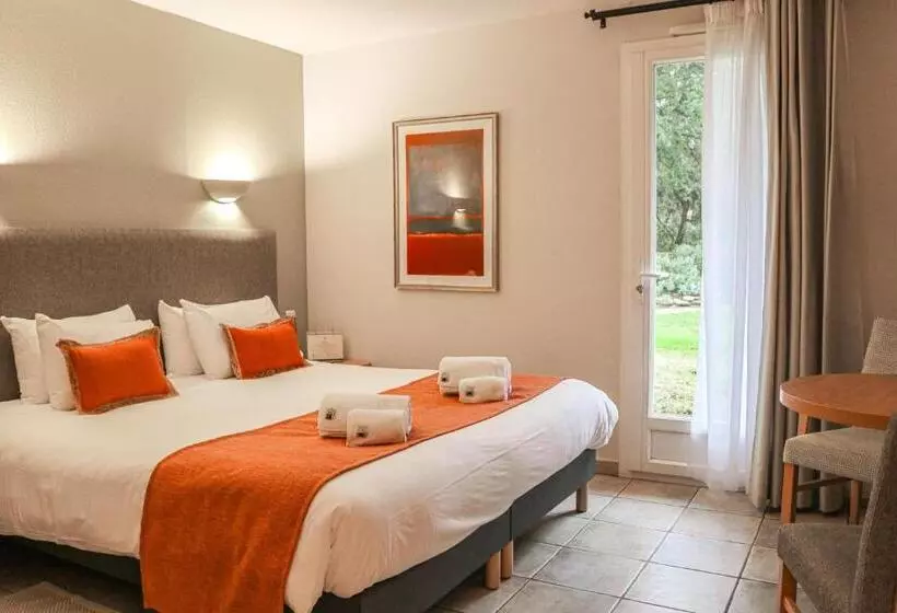 １階のスタンダードルーム, Logis La Bastide De Grignan Hotel & Restaurant La Chênaie