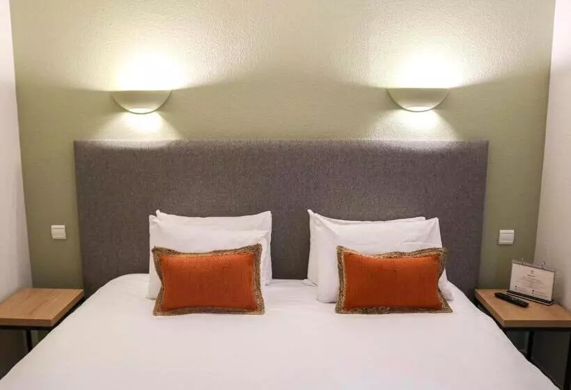 １階のスタンダードルーム, Logis La Bastide De Grignan Hotel & Restaurant La Chênaie