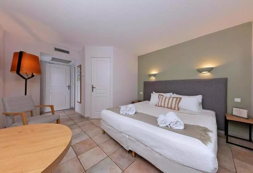 １階のスタンダードルーム, Logis La Bastide De Grignan Hotel & Restaurant La Chênaie