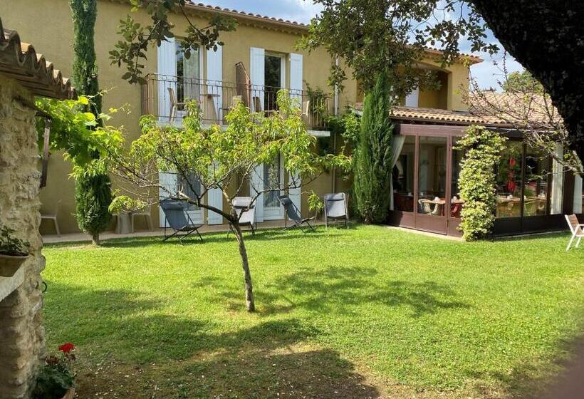 Стандартный Номер Нижний Этаж, Logis La Bastide De Grignan Hotel & Restaurant La Chênaie