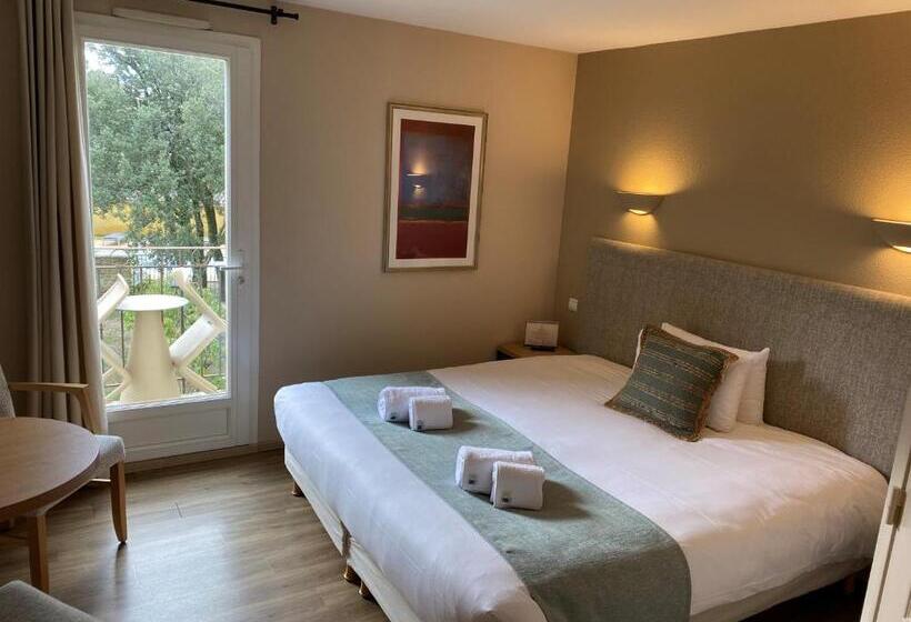 Номер Стандарт Вид на Сад, Logis La Bastide De Grignan Hotel & Restaurant La Chênaie