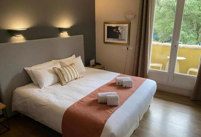 キングサイズベッドのスタンダードルーム, Logis La Bastide De Grignan Hotel & Restaurant La Chênaie