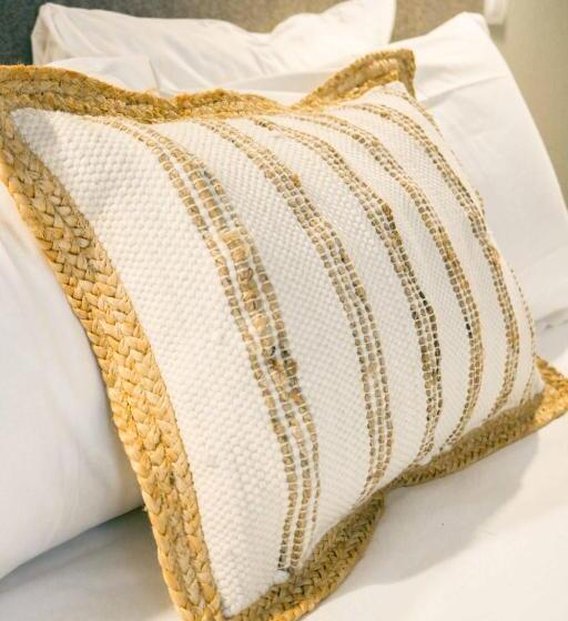 Стандартный Номер Кровать Кинг, Logis La Bastide De Grignan Hotel & Restaurant La Chênaie