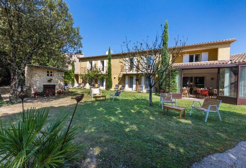 Номер Стандарт Кровать Кинг Адаптированный для Инвалидов, Logis La Bastide De Grignan Hotel & Restaurant La Chênaie