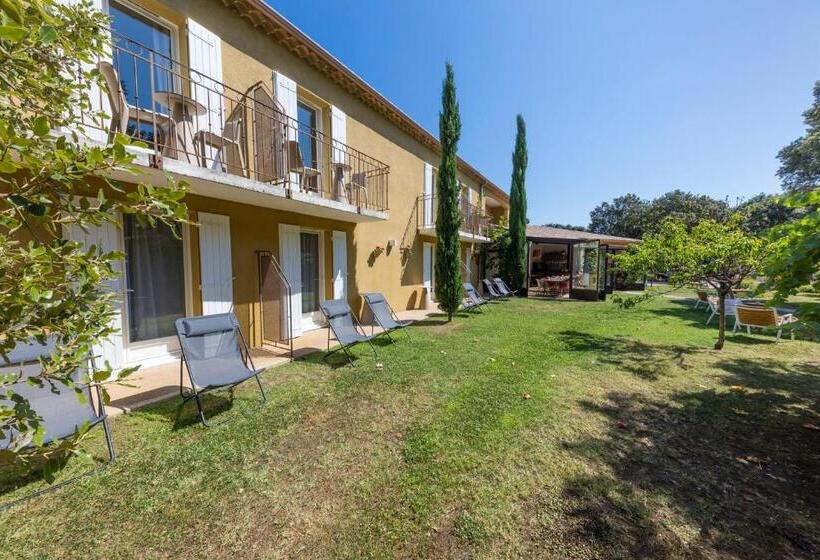 Номер Стандарт Адаптированный для Инвалидов, Logis La Bastide De Grignan Hotel & Restaurant La Chênaie