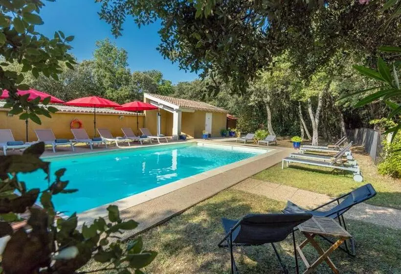 身障者適用スタンダードルーム, Logis La Bastide De Grignan Hotel & Restaurant La Chênaie