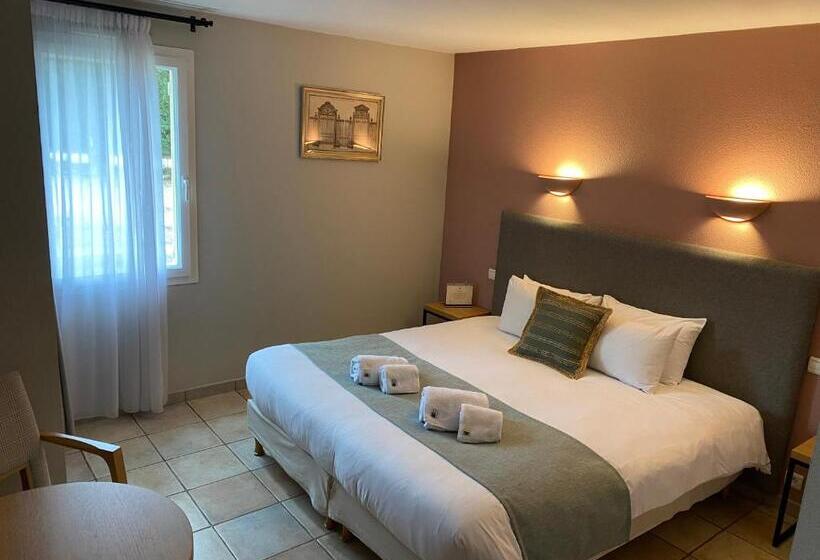 Номер Стандарт Адаптированный для Инвалидов, Logis La Bastide De Grignan Hotel & Restaurant La Chênaie