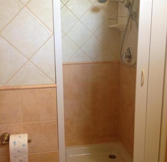 חדר סטנדרט לשלושה, B&b Chorisia