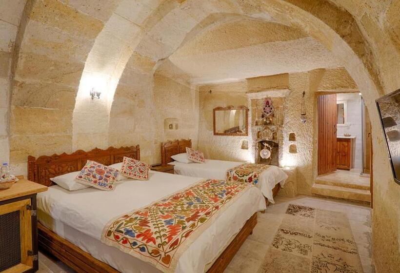חדר סטנדרט לשלושה, Tulip Cave Suites