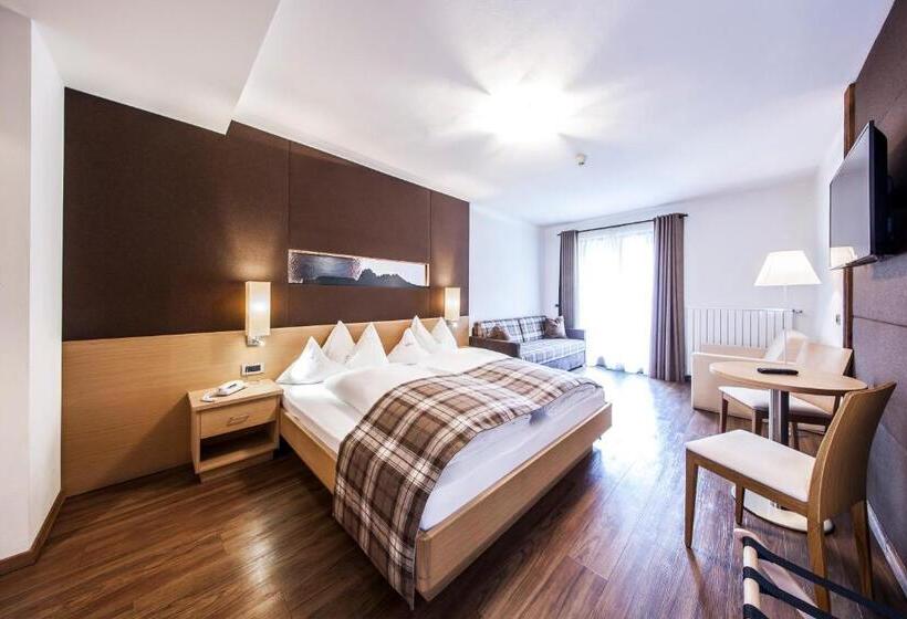 חדר סופריור, Carmen