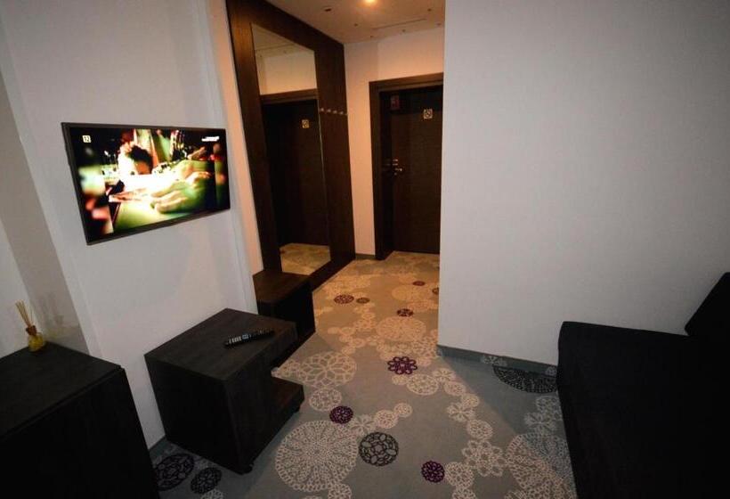 غرفة ديلوكس, Zacisze