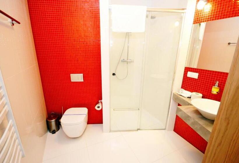 غرفة قياسية ذات إطلالة, Zacisze