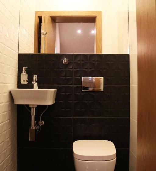 إستوديو ديلوكس, Zacisze