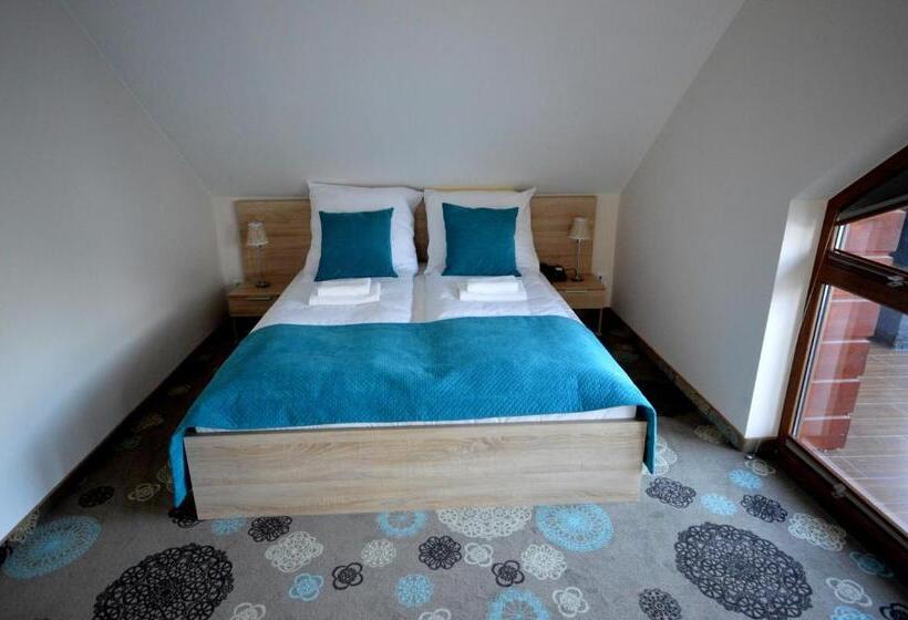 إستوديو ديلوكس, Zacisze