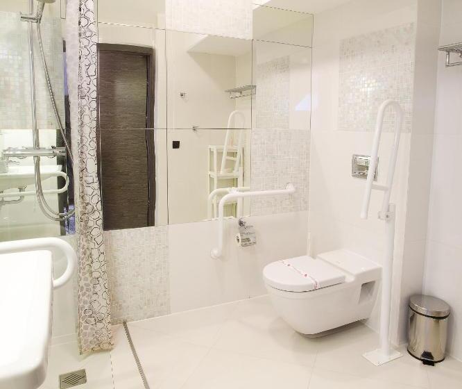 غرفة قياسية لذوى الاحتياجات الخاصة, Zacisze