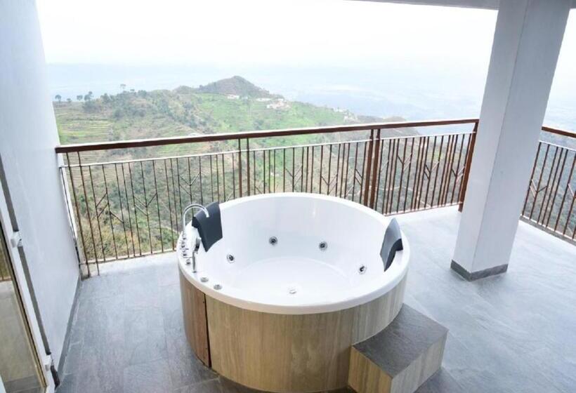 エクゼクティブスイート, Timber Trail Heights And Terraces