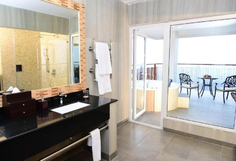 エクゼクティブスイート, Timber Trail Heights And Terraces