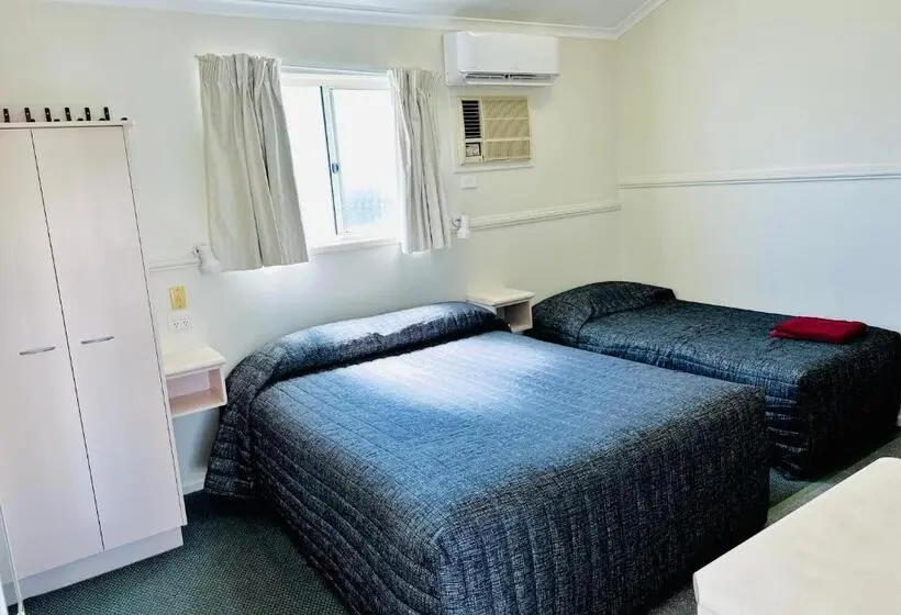 スタンダードトリプルルーム, Country Way Motor Inn