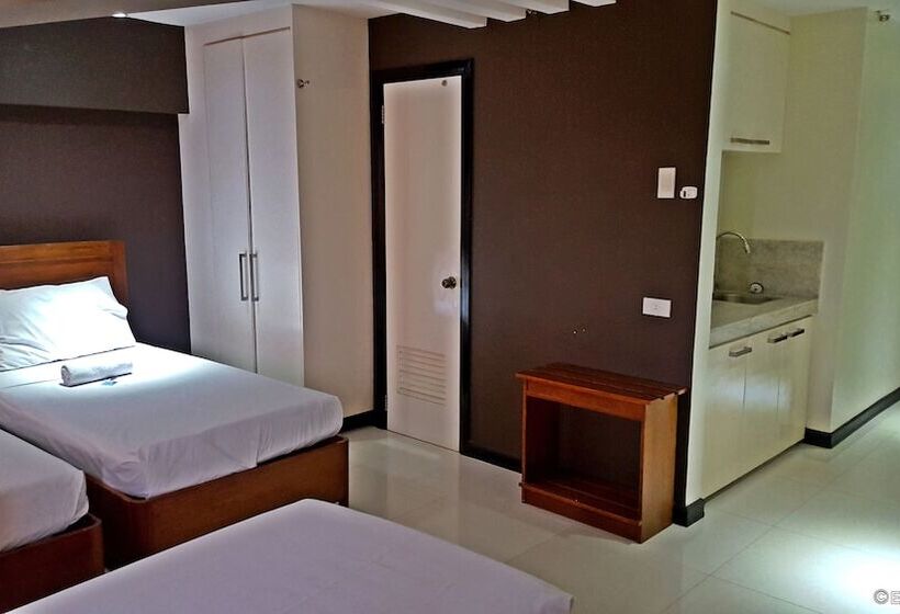 חדר דלוקס לארבעה, Palawan Palm Suites