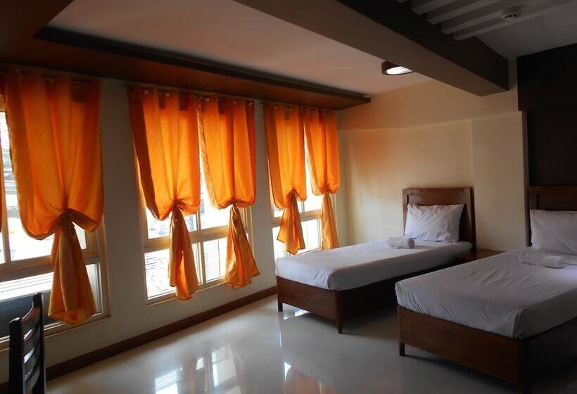 חדר דלוקס לארבעה, Palawan Palm Suites