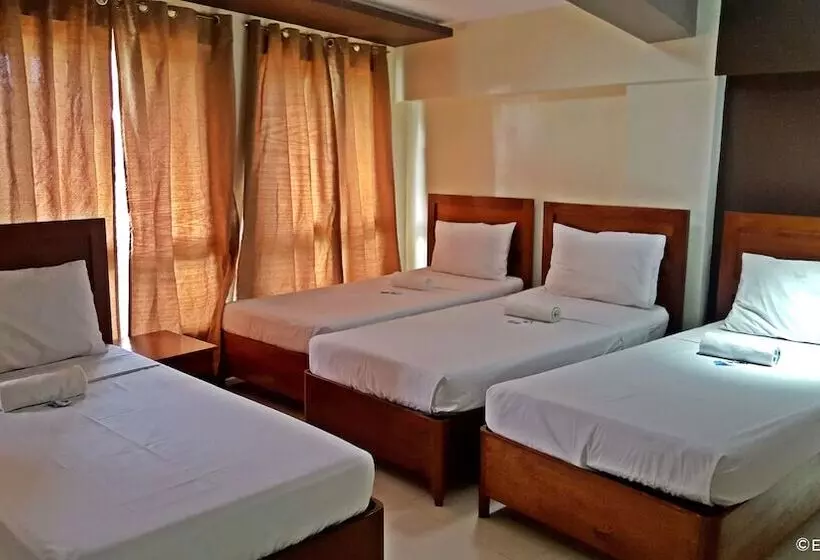 اتاق لوکس چهار تخته, Palawan Palm Suites