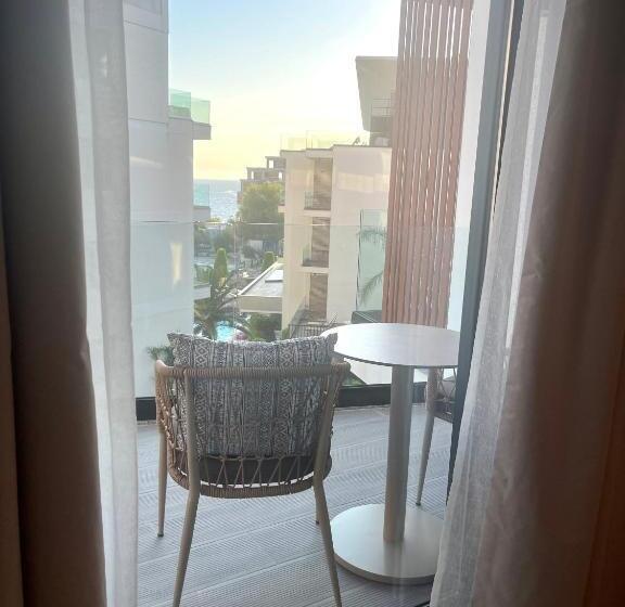 バルコニー付きスタンダードルーム, Andon Lapa Hotel & Spa